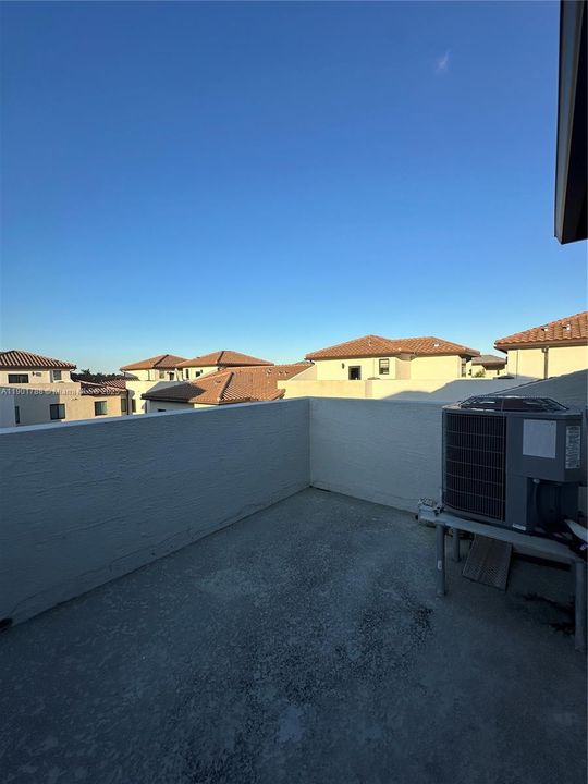 待售: $999,900 (3 贝兹, 2 浴室, 2116 平方英尺)