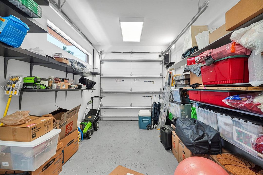 Recently Rented: $4,799 (3 beds, 2 baths, 1882 Square Feet)