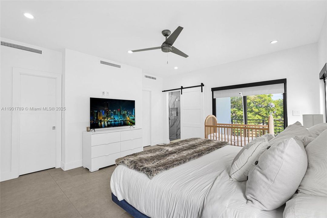 Recently Rented: $4,799 (3 beds, 2 baths, 1882 Square Feet)