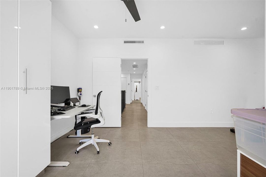 Recently Rented: $4,799 (3 beds, 2 baths, 1882 Square Feet)