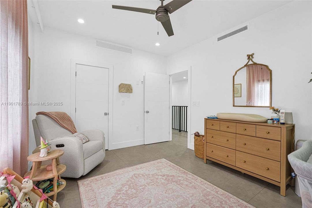 Recently Rented: $4,799 (3 beds, 2 baths, 1882 Square Feet)