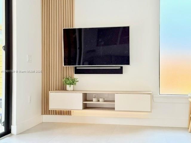 Recently Rented: $4,799 (3 beds, 2 baths, 1882 Square Feet)