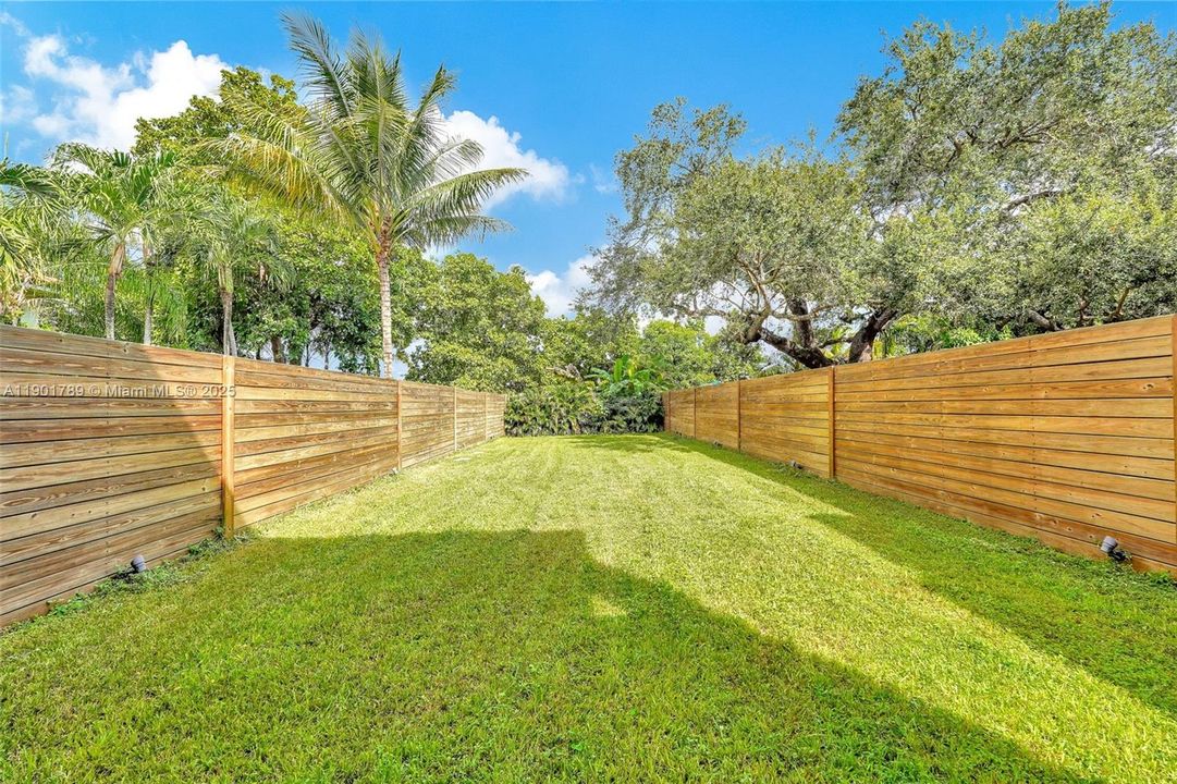 Recently Rented: $4,799 (3 beds, 2 baths, 1882 Square Feet)