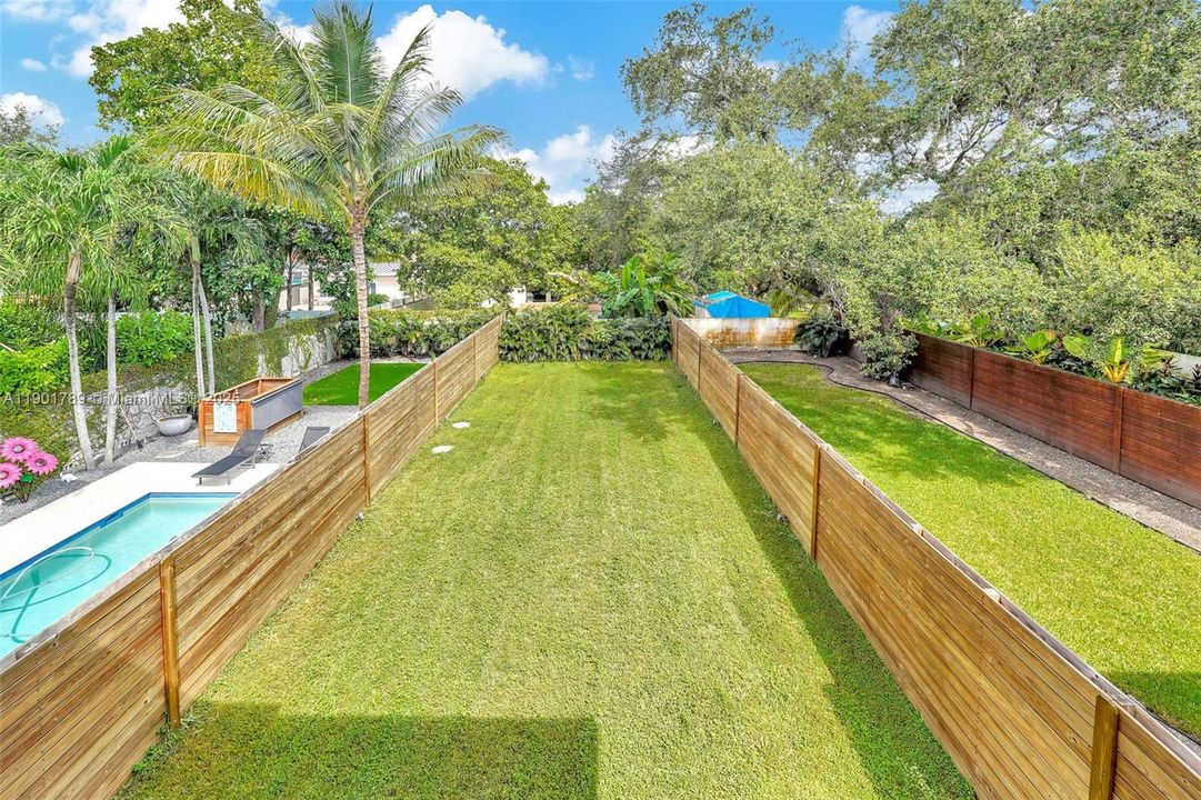 Recently Rented: $4,799 (3 beds, 2 baths, 1882 Square Feet)