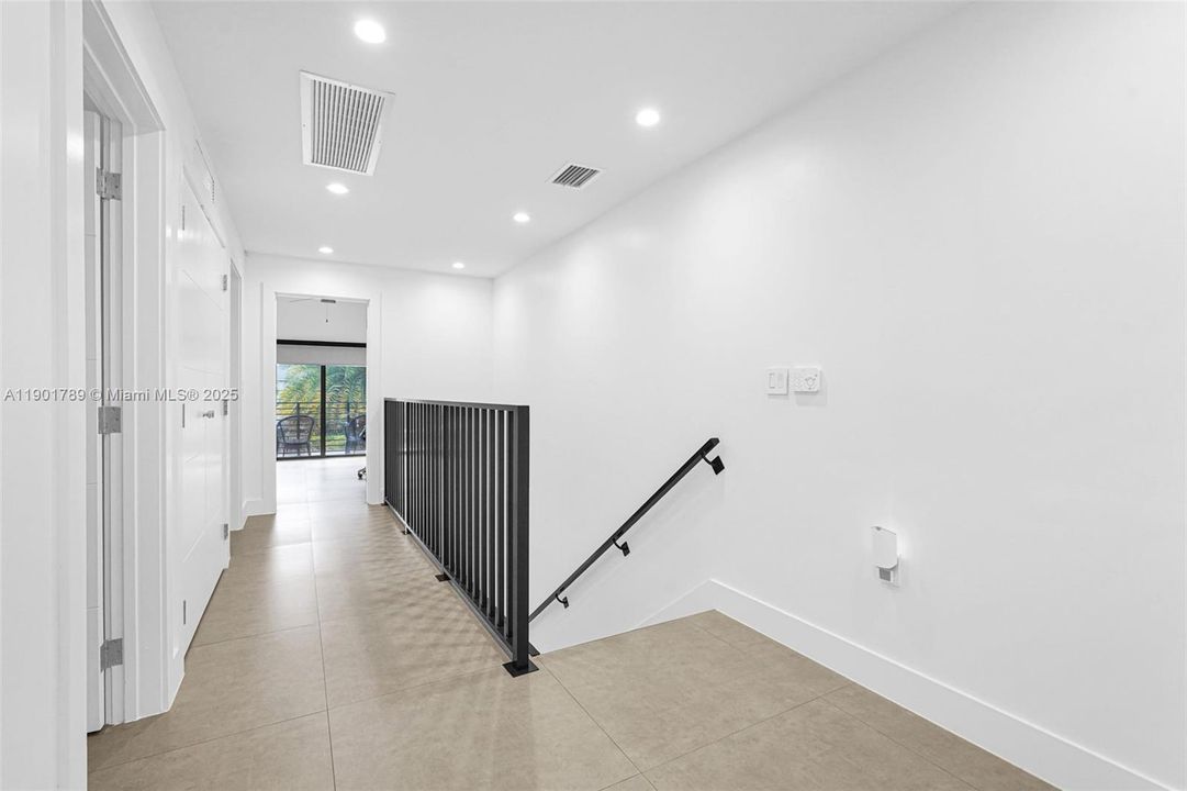 Recently Rented: $4,799 (3 beds, 2 baths, 1882 Square Feet)