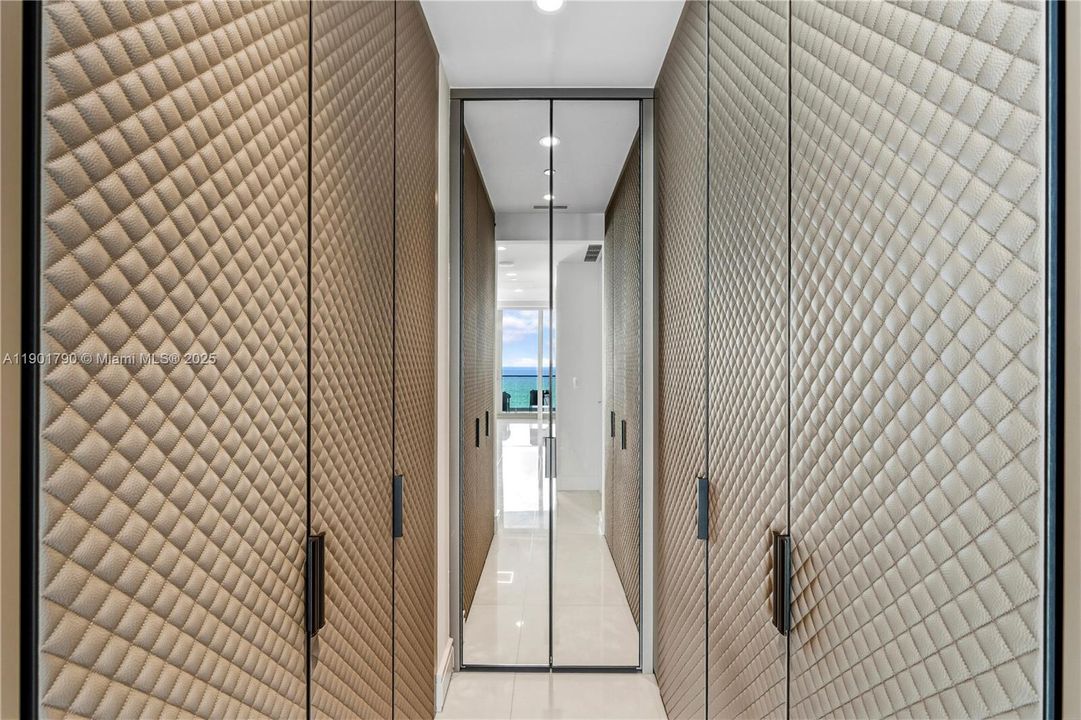 For Sale: $7,500,000 (4 beds, 5 baths, 2987 Square Feet)