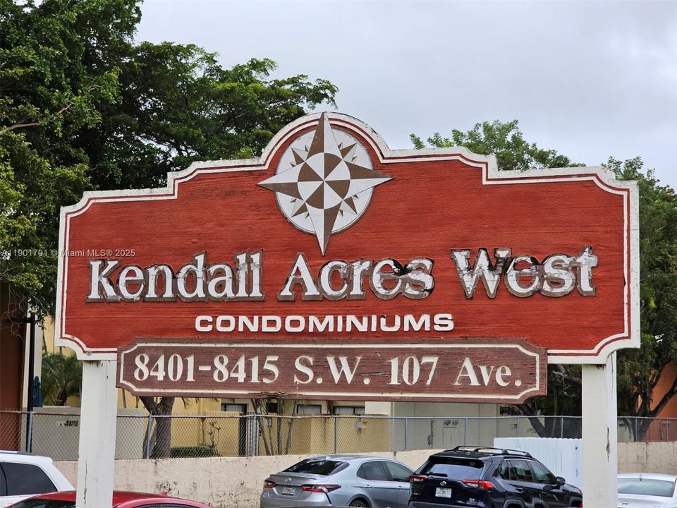 For Rent: $2,200 (2 beds, 2 baths, 985 Square Feet)