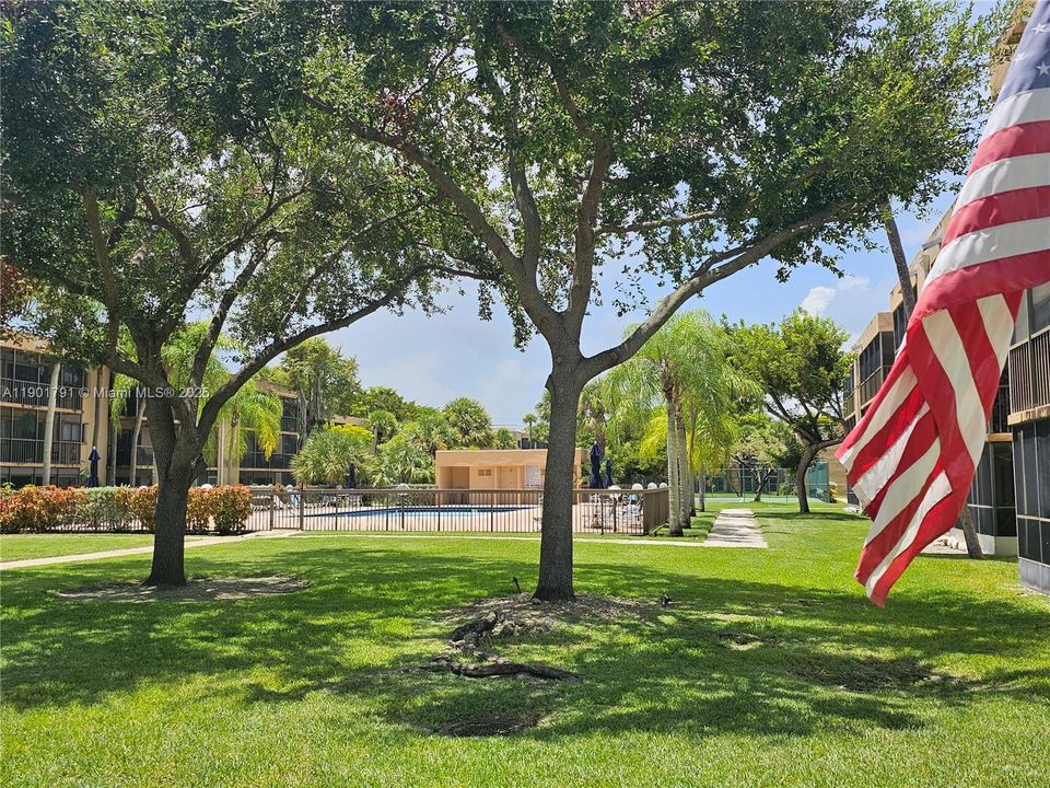 For Rent: $2,200 (2 beds, 2 baths, 985 Square Feet)