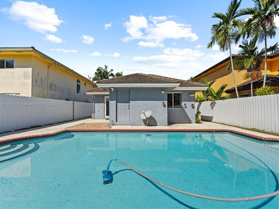 For Sale: $614,900 (3 beds, 2 baths, 1241 Square Feet)