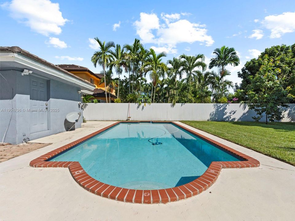 For Sale: $614,900 (3 beds, 2 baths, 1241 Square Feet)