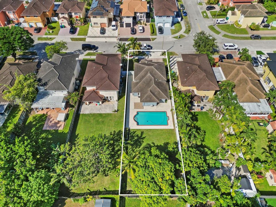 For Sale: $614,900 (3 beds, 2 baths, 1241 Square Feet)