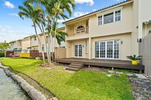 Recently Rented: $3,875 (3 beds, 2 baths, 2080 Square Feet)