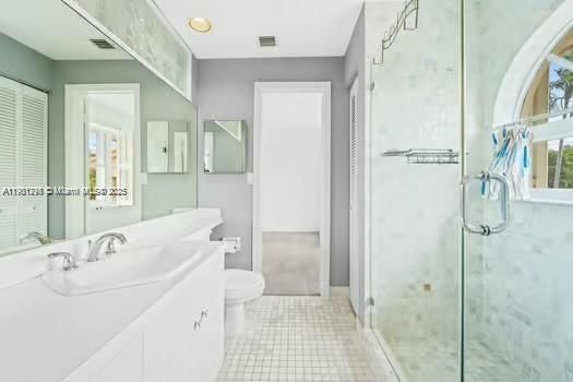 Recently Rented: $3,875 (3 beds, 2 baths, 2080 Square Feet)