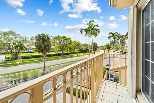 Recently Rented: $3,875 (3 beds, 2 baths, 2080 Square Feet)