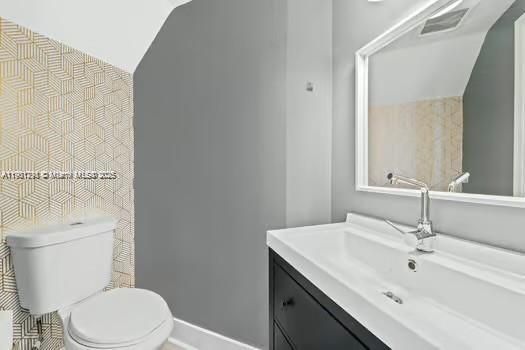 Recently Rented: $3,875 (3 beds, 2 baths, 2080 Square Feet)