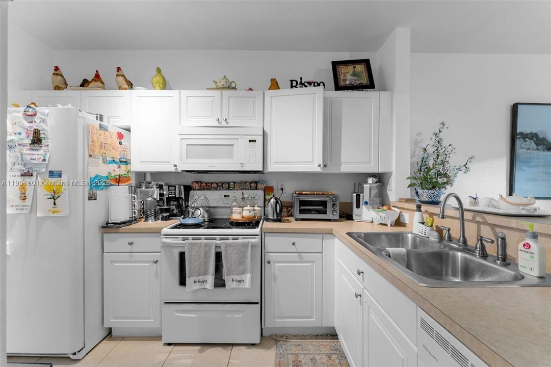 待售: $290,000 (2 贝兹, 2 浴室, 1069 平方英尺)