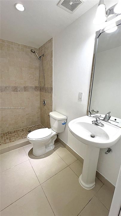 Недавно арендовано: $1,950 (1 спален, 2 ванн, 0 Квадратных фут)