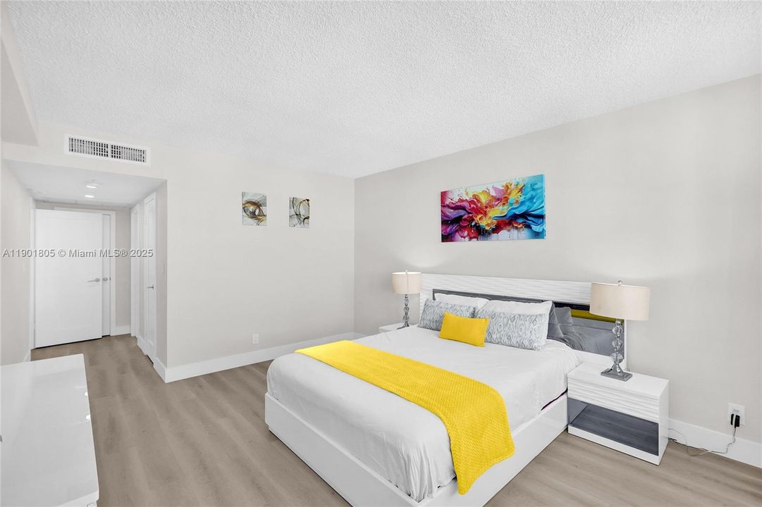 For Rent: $3,600 (1 beds, 1 baths, 835 Square Feet)