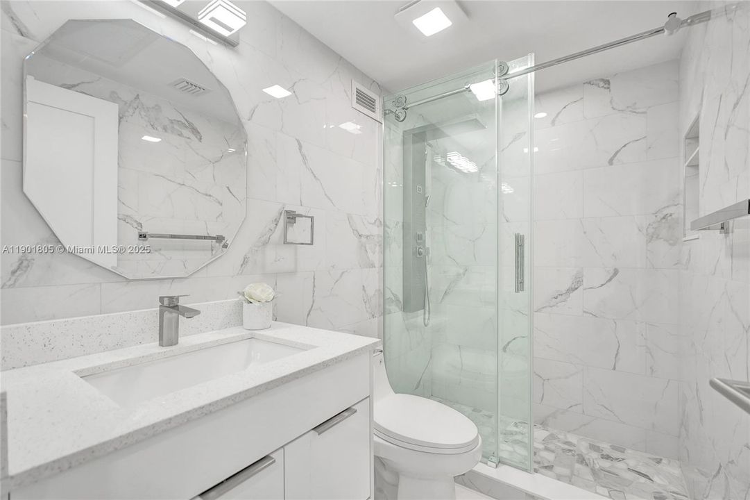 For Rent: $3,600 (1 beds, 1 baths, 835 Square Feet)