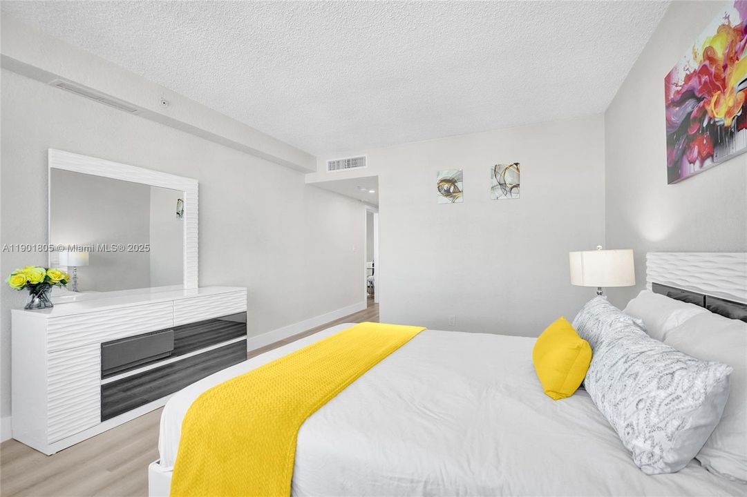 For Rent: $3,600 (1 beds, 1 baths, 835 Square Feet)