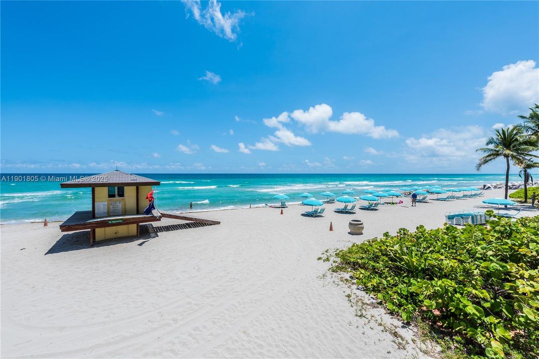 For Rent: $3,600 (1 beds, 1 baths, 835 Square Feet)