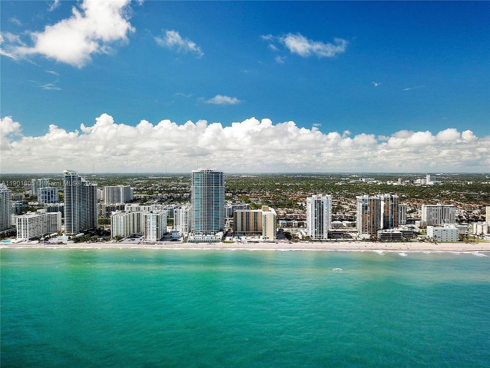 For Rent: $3,600 (1 beds, 1 baths, 835 Square Feet)