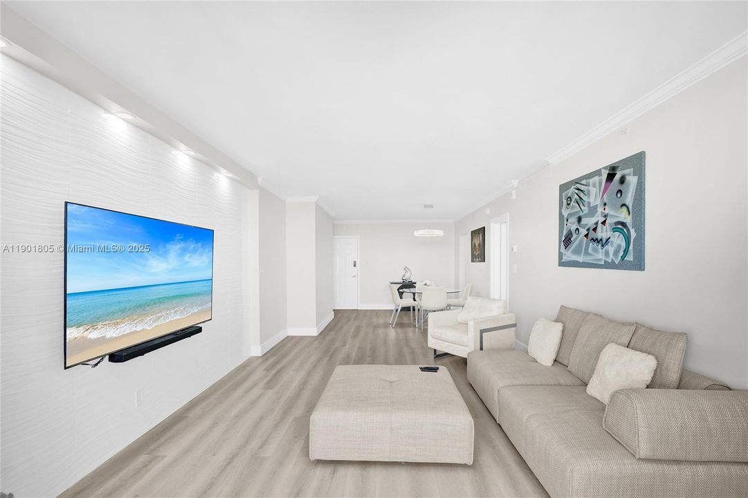 For Rent: $3,600 (1 beds, 1 baths, 835 Square Feet)