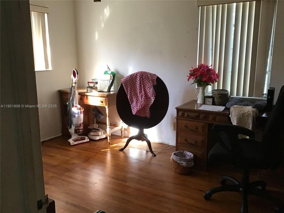 最近售出: $585,000 (3 贝兹, 3 浴室, 1959 平方英尺)