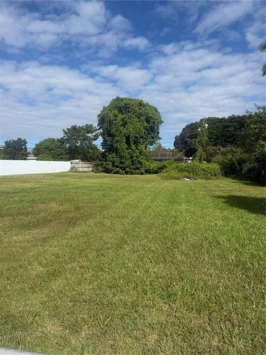 На продажу: $279,900 (0.30 acres)