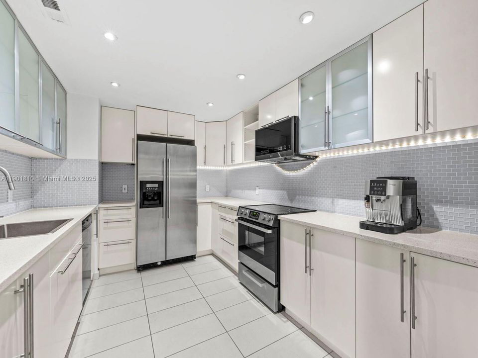 For Rent: $6,000 (3 beds, 2 baths, 1775 Square Feet)