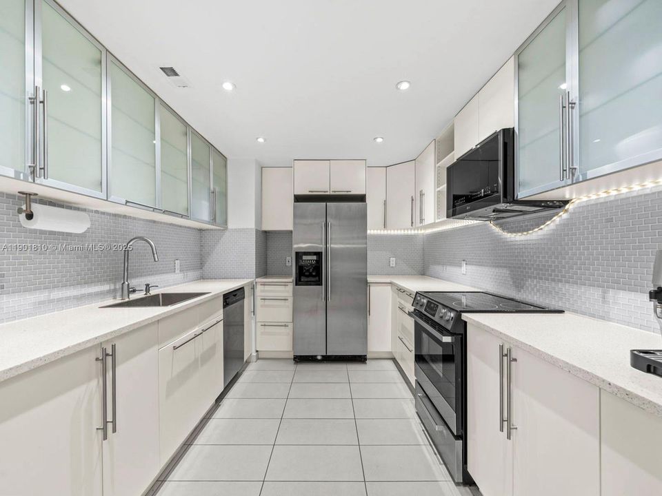 For Rent: $6,000 (3 beds, 2 baths, 1775 Square Feet)