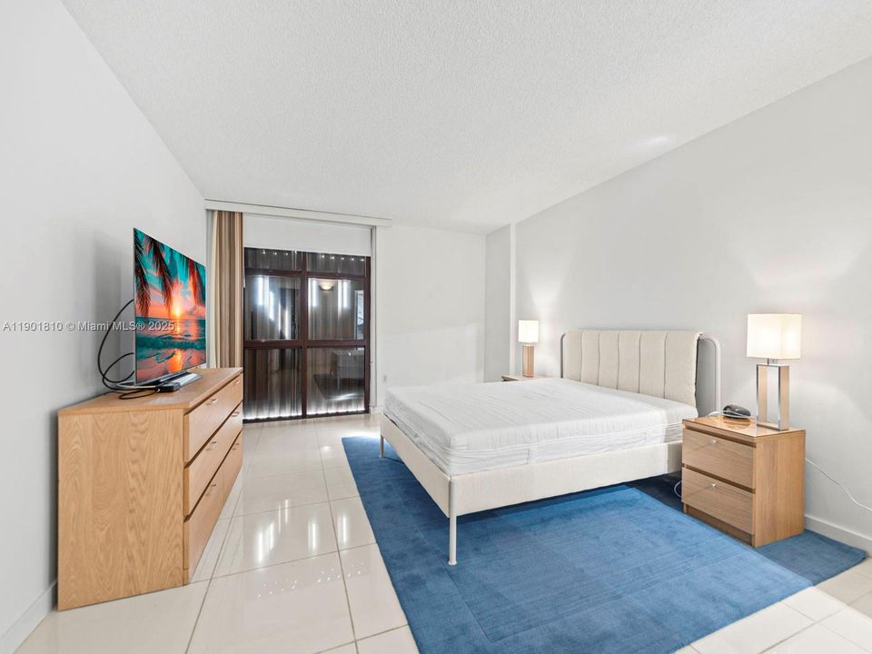 For Rent: $6,000 (3 beds, 2 baths, 1775 Square Feet)