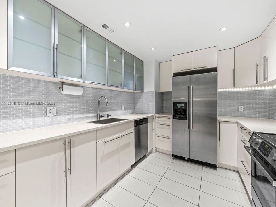 For Rent: $6,000 (3 beds, 2 baths, 1775 Square Feet)