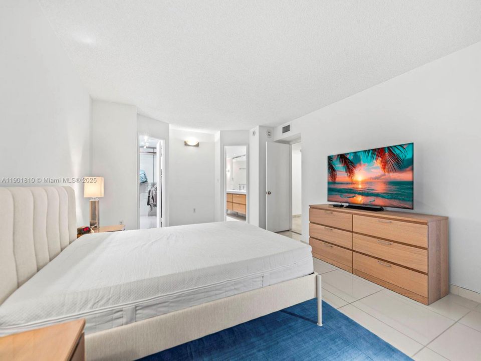 For Rent: $6,000 (3 beds, 2 baths, 1775 Square Feet)