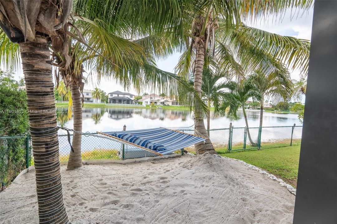 For Rent: $6,850 (4 beds, 3 baths, 2213 Square Feet)