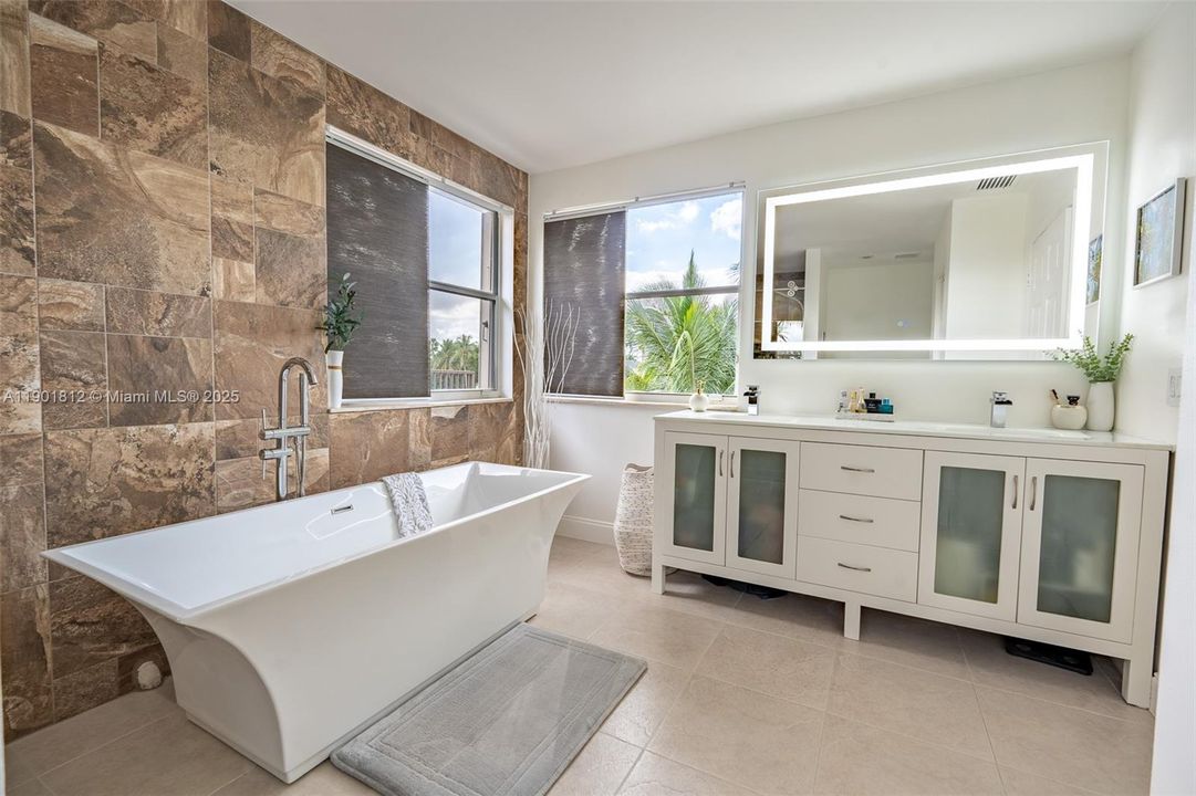 For Rent: $6,850 (4 beds, 3 baths, 2213 Square Feet)