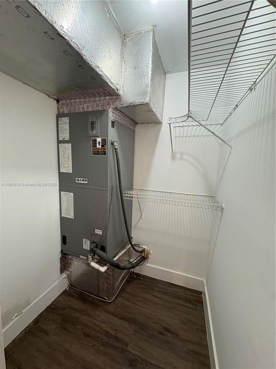 合同活跃: $2,600 (3 贝兹, 2 浴室, 1243 平方英尺)