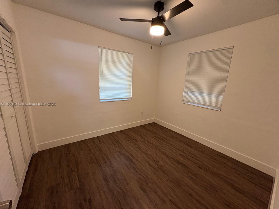 合同活跃: $2,600 (3 贝兹, 2 浴室, 1243 平方英尺)