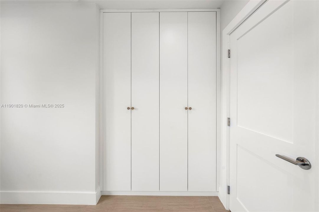 待售: $2,900,000 (5 贝兹, 3 浴室, 2488 平方英尺)