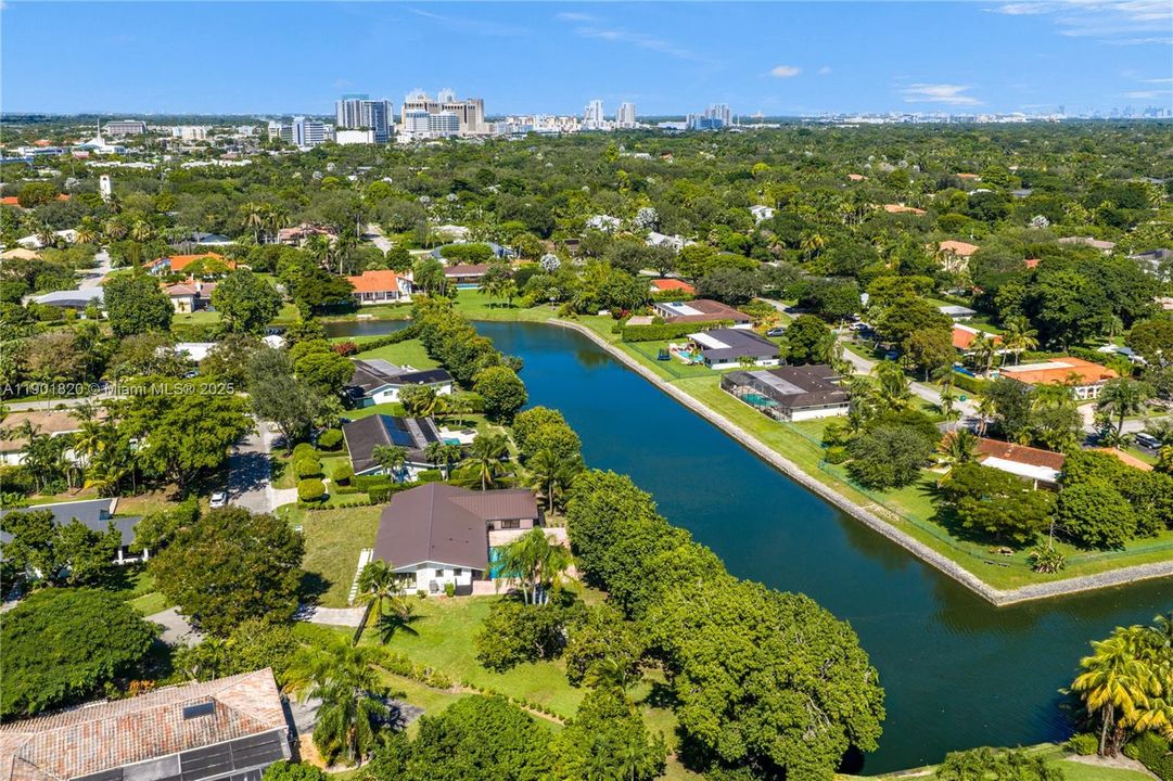 待售: $2,900,000 (5 贝兹, 3 浴室, 2488 平方英尺)