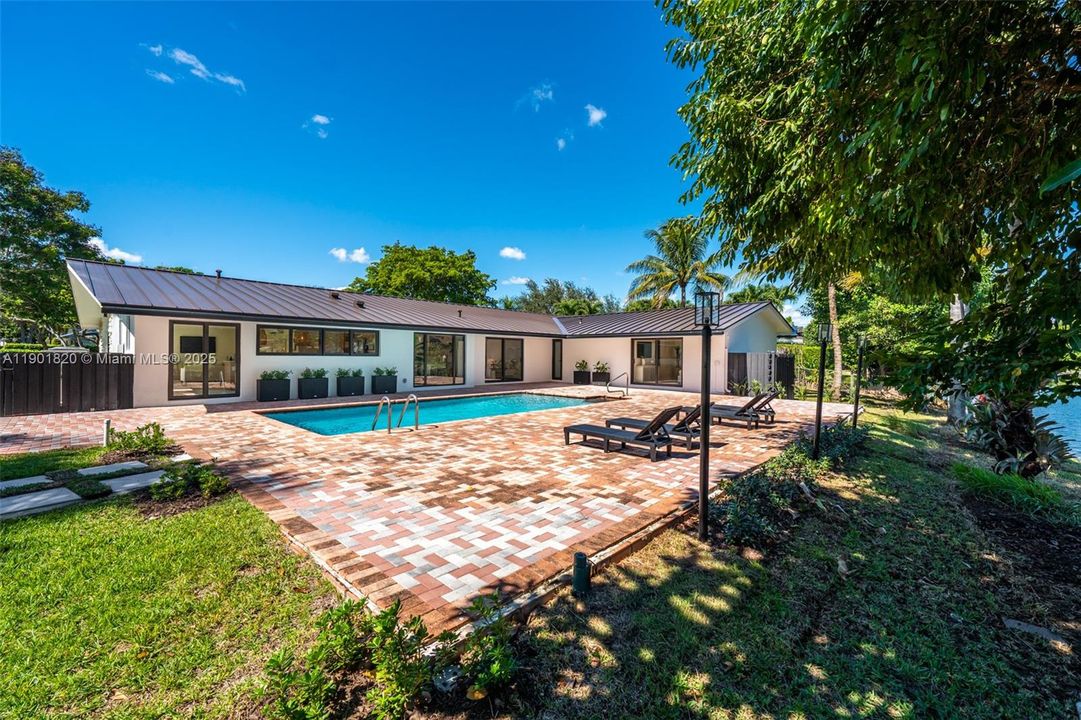 待售: $2,900,000 (5 贝兹, 3 浴室, 2488 平方英尺)