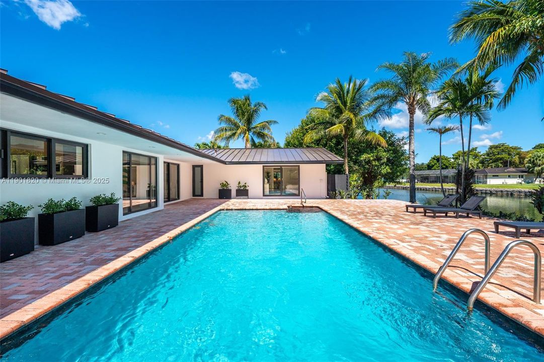 待售: $2,900,000 (5 贝兹, 3 浴室, 2488 平方英尺)