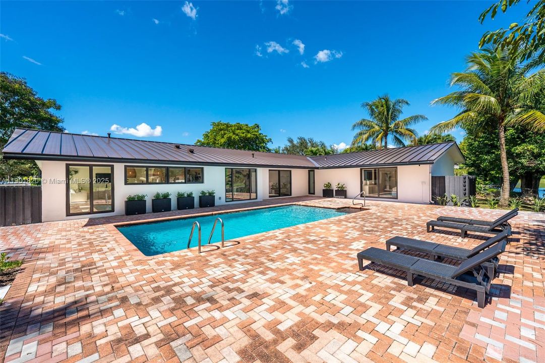 待售: $2,900,000 (5 贝兹, 3 浴室, 2488 平方英尺)