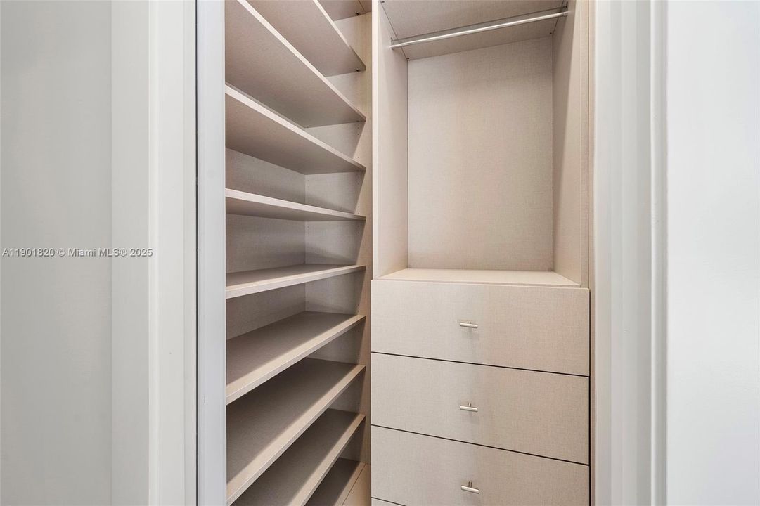 待售: $2,900,000 (5 贝兹, 3 浴室, 2488 平方英尺)