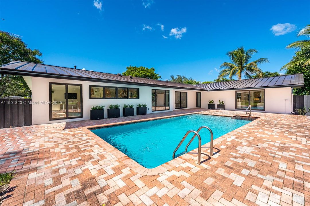 待售: $2,900,000 (5 贝兹, 3 浴室, 2488 平方英尺)