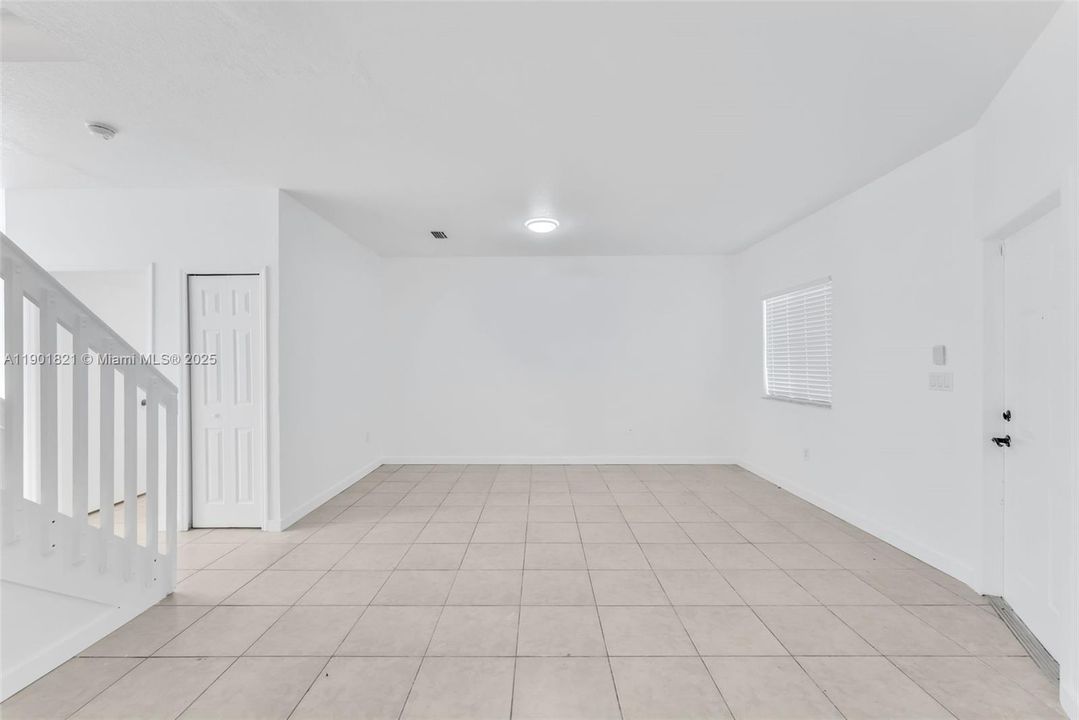 For Sale: $278,000 (3 beds, 2 baths, 1509 Square Feet)