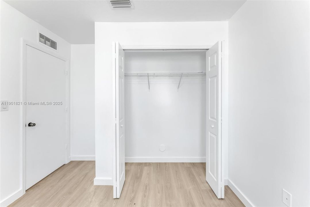 For Sale: $278,000 (3 beds, 2 baths, 1509 Square Feet)