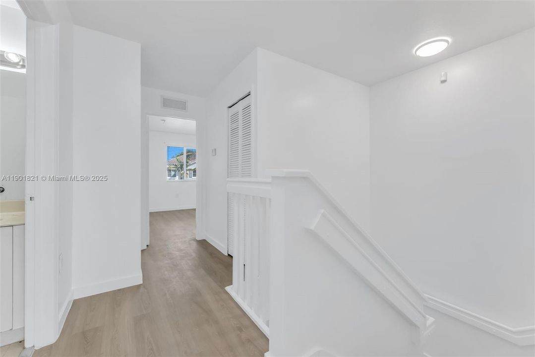 For Sale: $278,000 (3 beds, 2 baths, 1509 Square Feet)