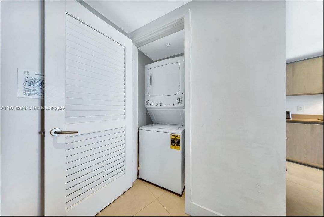 待售: $618,000 (1 贝兹, 1 浴室, 869 平方英尺)