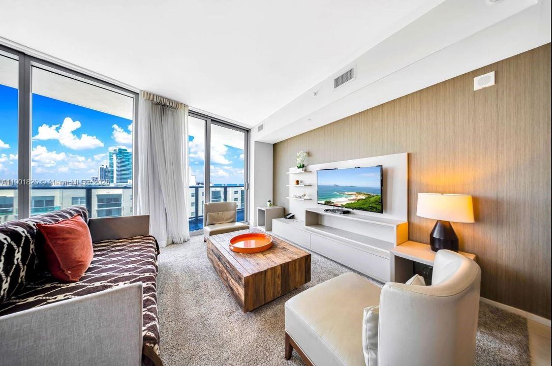 待售: $618,000 (1 贝兹, 1 浴室, 869 平方英尺)